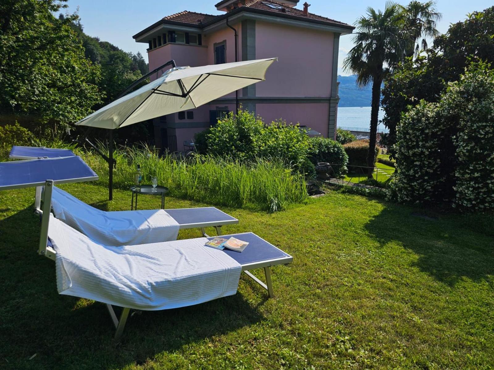 Villa Maria Lago Maggiore Рено-ди-Леджуно Экстерьер фото