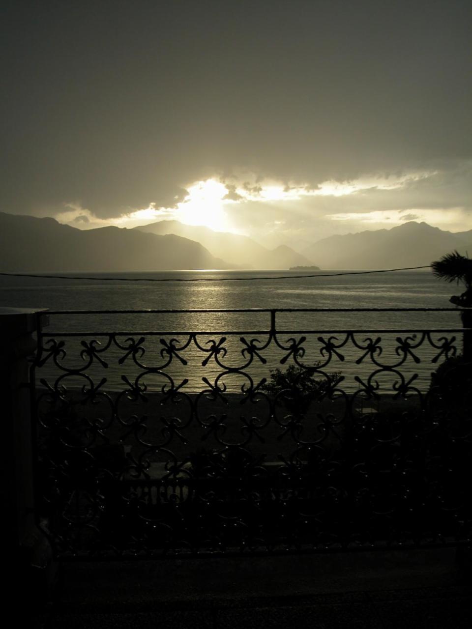 Villa Maria Lago Maggiore Рено-ди-Леджуно Экстерьер фото